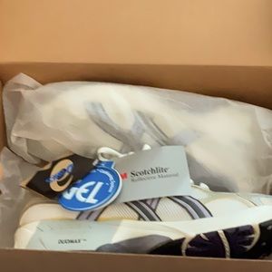 Brand new ASICS Women’s Gel-Tempo ll